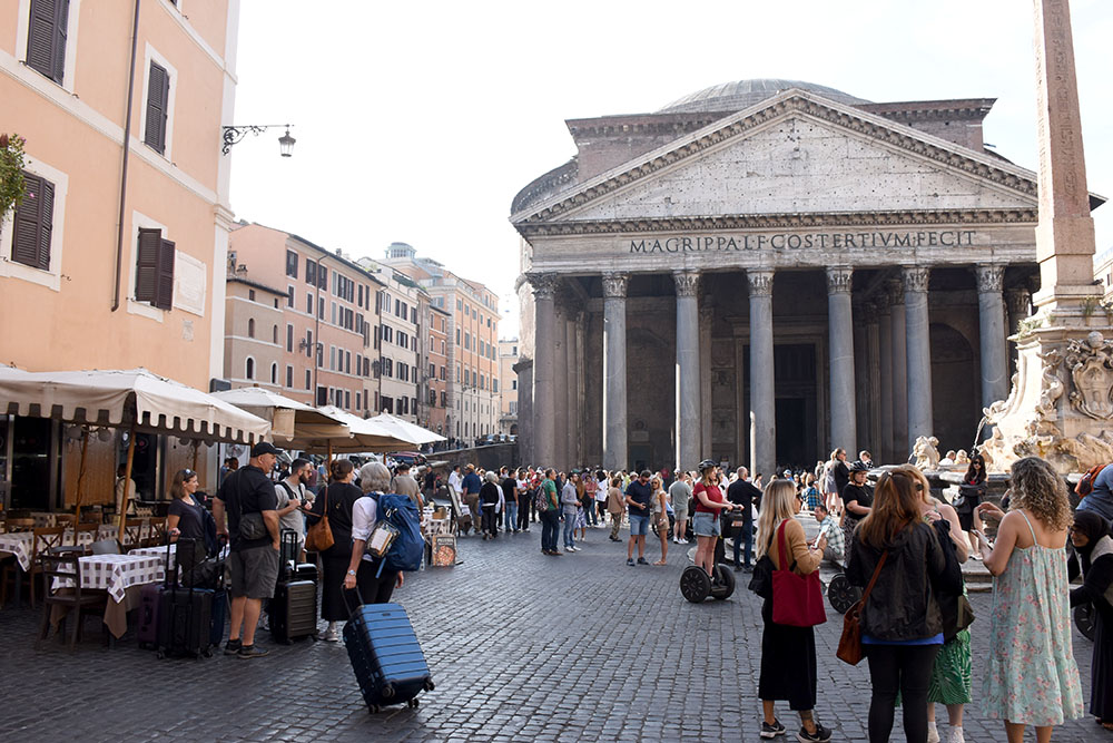 Crowd in front of the Pantheon in Rome.